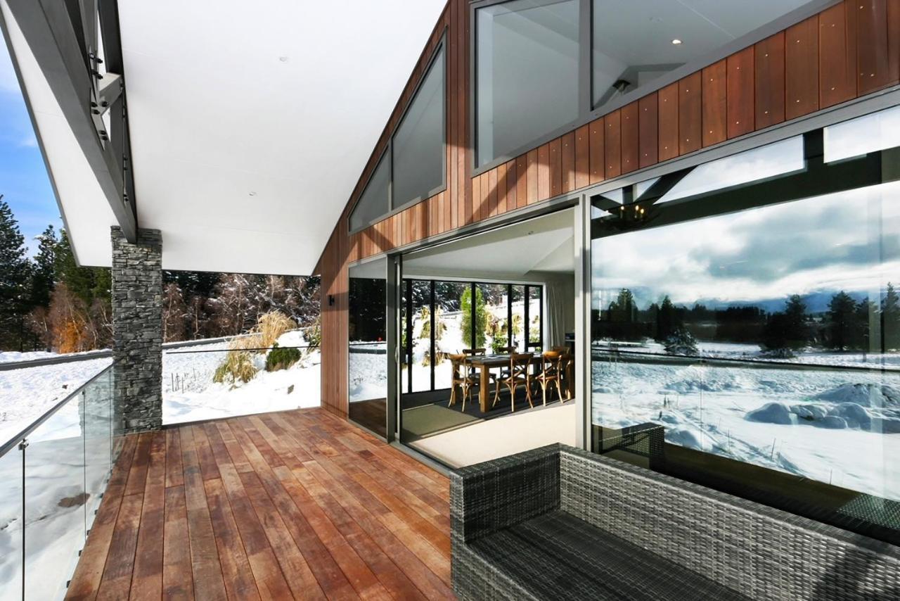 Lake Views At Antler Lodge Lake Tekapo Bagian luar foto